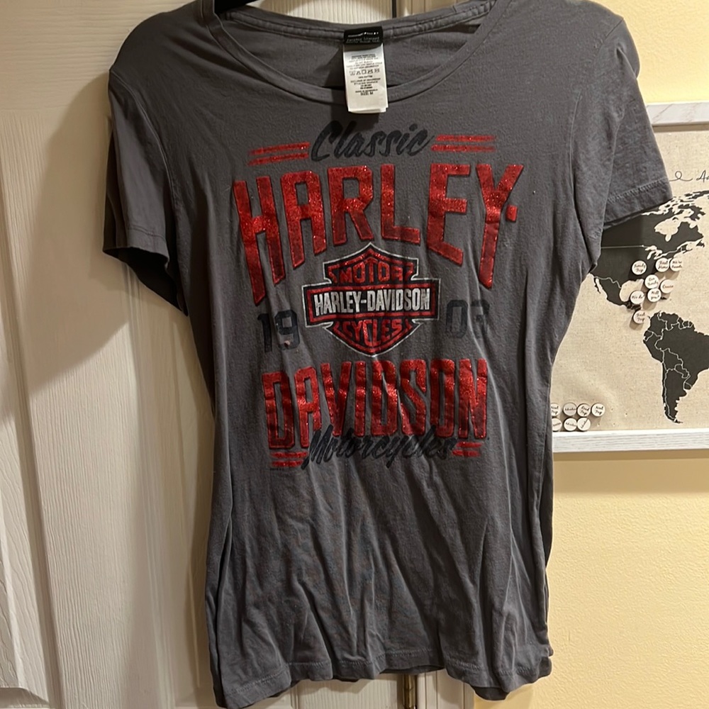 Never worn Size Medium Harley Davidson T-Shirt